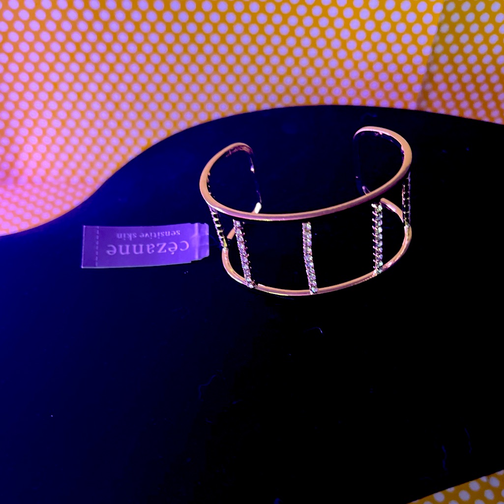 21 Cezanne Gold Womens Cuff Bracelet 17$